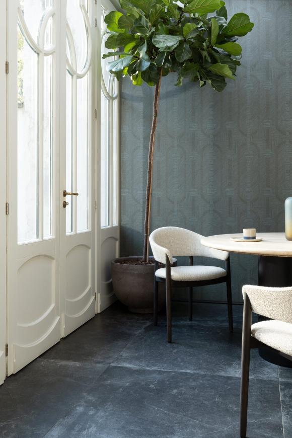 EssentialsLuxor_Amulet_19413_Roomshot_Web_LR