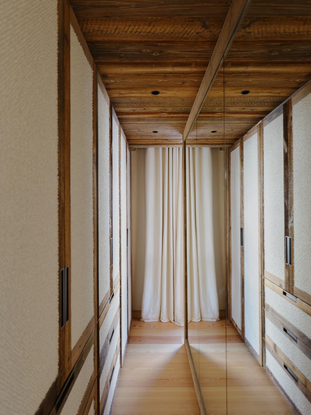 09 MASTER BEDROOM (14)