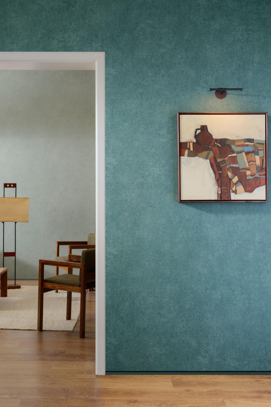 EssentialsKaolin_CalcaireStucco_30313_Roomshot_Web_LR